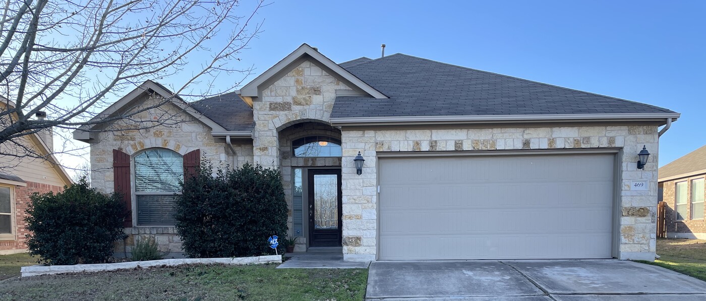 469 Sandstone Trail in Buda, TX - Building Photo