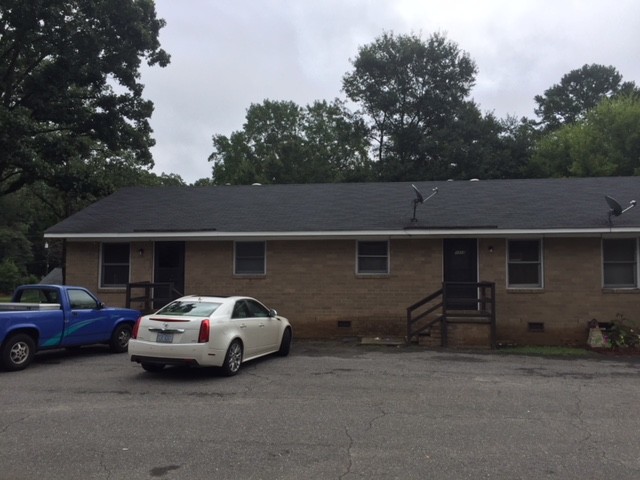 1308 Linwood Rd in Gastonia, NC - Building Photo