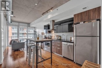 360 McLeod St in Ottawa, ON - Building Photo - Building Photo