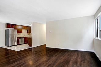 2306 N St NE in Auburn, WA - Foto de edificio - Building Photo