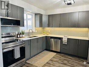 8 Ralgreen Crescent in Kitchener, ON - Building Photo - Building Photo