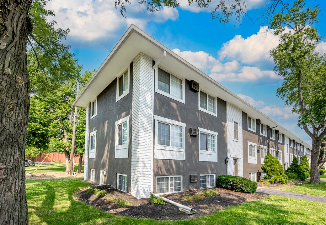 Riverview Place Apartments in Columbus, OH - Building Photo