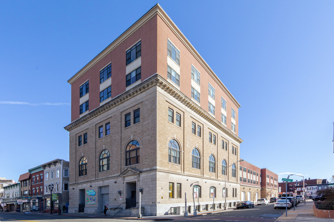 Imperial Court in Jersey City, NJ - Building Photo