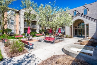 Rosehaven Manor Apartments in Flint, MI - Foto de edificio - Building Photo