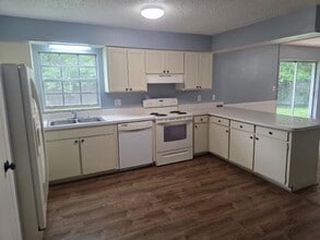 1819 SE 12th Ave in Ocala, FL - Foto de edificio - Building Photo