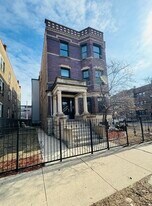 3701 N Lakewood Ave in Chicago, IL - Building Photo