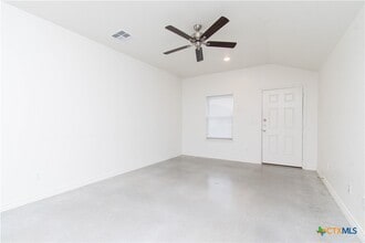 121 Wind Ridge Dr in Copperas Cove, TX - Foto de edificio - Building Photo