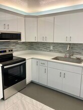 950 S Kanner Hwy, Unit Poppleton Creek in Stuart, FL - Building Photo - Building Photo