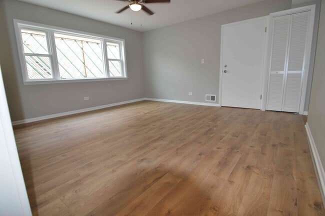 2064 N 18th Ave, Unit Unit GF in Melrose Park, IL - Building Photo - Building Photo