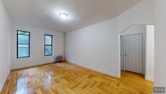 520 E 83rd St in New York, NY - Building Photo