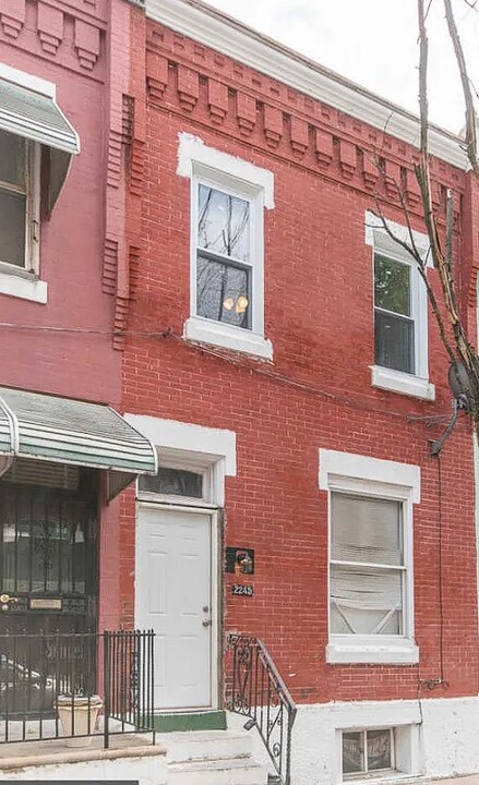 2245 N Lambert St in Philadelphia, PA - Building Photo