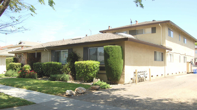 1420 Essex Way in San Jose, CA - Building Photo - Building Photo