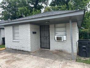 4701 Hoffman St in Houston, TX - Building Photo - Building Photo