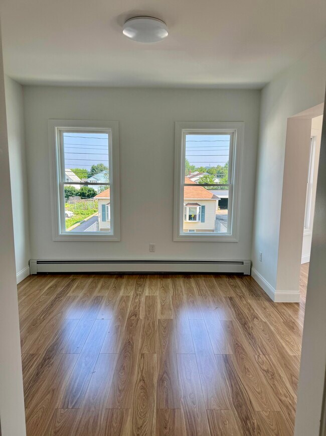 741 Somerville St in Manchester, NH - Building Photo - Building Photo