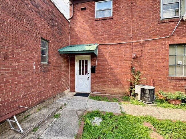 21 N 4th St in Lebanon, PA - Building Photo - Building Photo