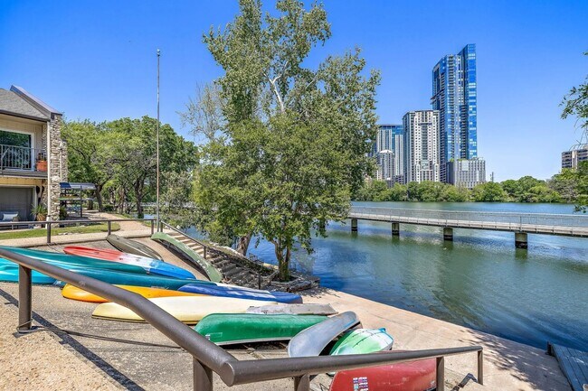 500 E Riverside Dr, Unit 256 in Austin, TX - Foto de edificio - Building Photo