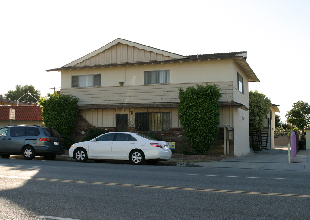 307 N New Ave in Monterey Park, CA - Building Photo