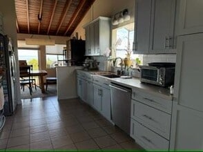 1029 Vista Grande in Millbrae, CA - Building Photo - Building Photo