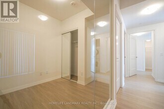 8-4808 Widmer St in Toronto, ON - Building Photo - Building Photo