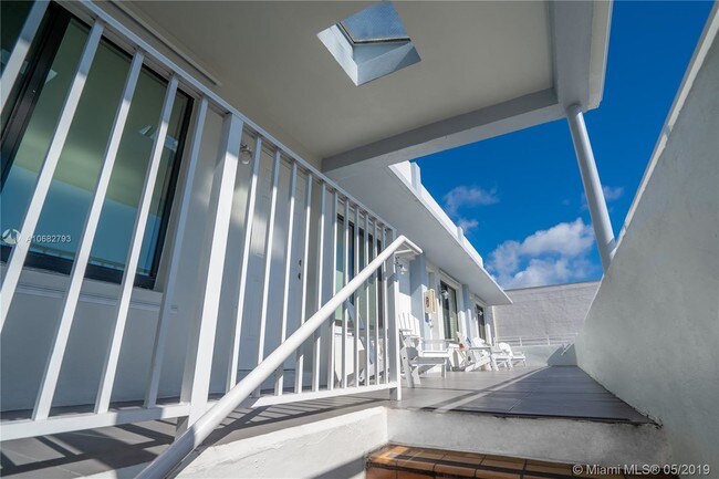 1191 71st St-Unit -5 in Miami Beach, FL - Building Photo - Building Photo