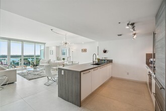 400 Sunny Isles Blvd, Unit 916 in Sunny Isles Beach, FL - Building Photo - Building Photo