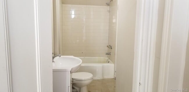 77 Linden Ave in Middletown, NY - Building Photo - Building Photo