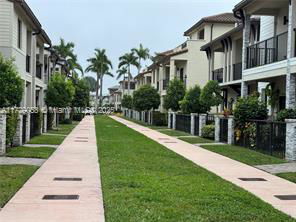 4691 NW 83rd Path in Doral, FL - Building Photo