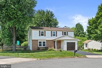 3414 Tyburn Tree Ct in Herndon, VA - Building Photo - Building Photo