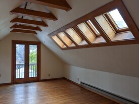 1523 Elliot Ave, Unit 1525