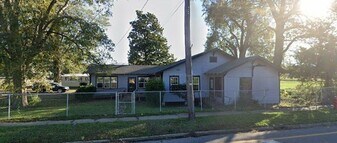 410 E Madison Ave in Bastrop, LA - Building Photo