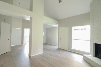 16114 Canaridge Dr in Houston, TX - Building Photo - Building Photo