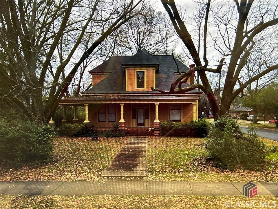 295 Oglethorpe Ave in Athens, GA - Building Photo