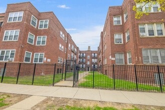 6100 Eberhart in Chicago, IL - Building Photo - Building Photo