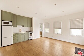 144 S Orange Dr in Los Angeles, CA - Building Photo - Building Photo