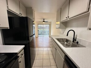 10140 Mountair Ave in Los Angeles, CA - Building Photo - Building Photo