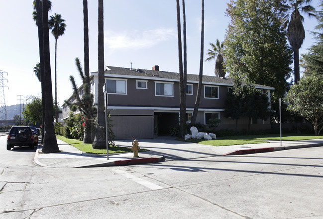 11006 Kling St in North Hollywood, CA - Foto de edificio - Building Photo