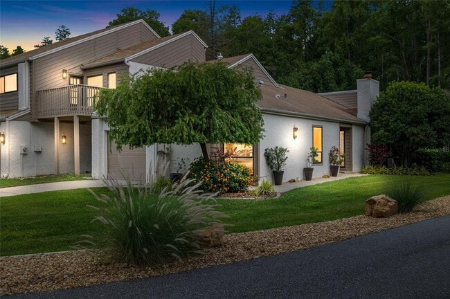 11520 Galleria Dr in Tampa, FL - Building Photo - Building Photo