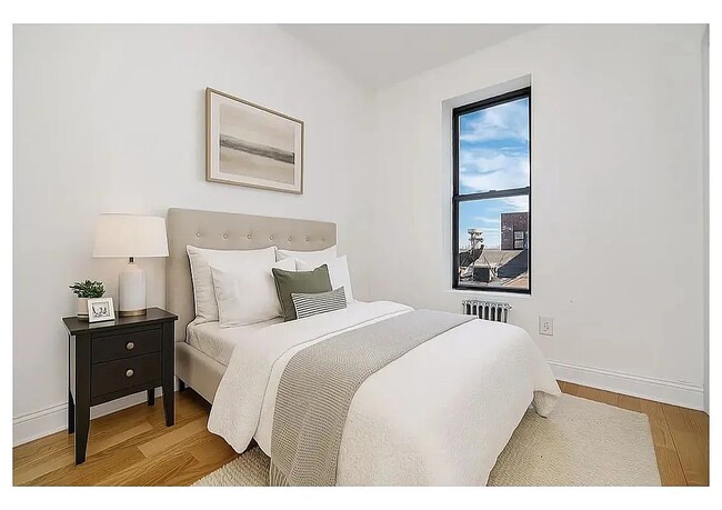 380 S 4th St in Brooklyn, NY - Foto de edificio - Building Photo