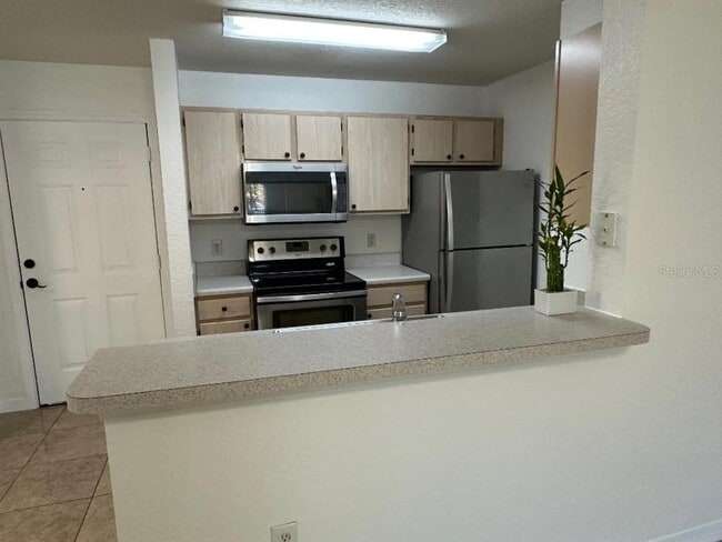 5479 Vineland Rd in Orlando, FL - Building Photo - Building Photo