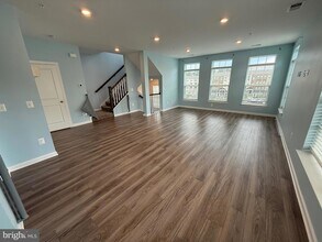 5539 Lanteen St in Lanham, MD - Foto de edificio - Building Photo