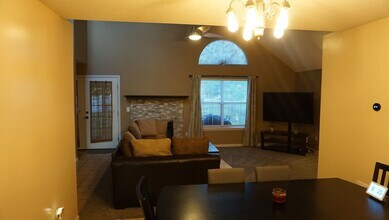 2602 Carmon Dr in Valdosta, GA - Building Photo - Building Photo