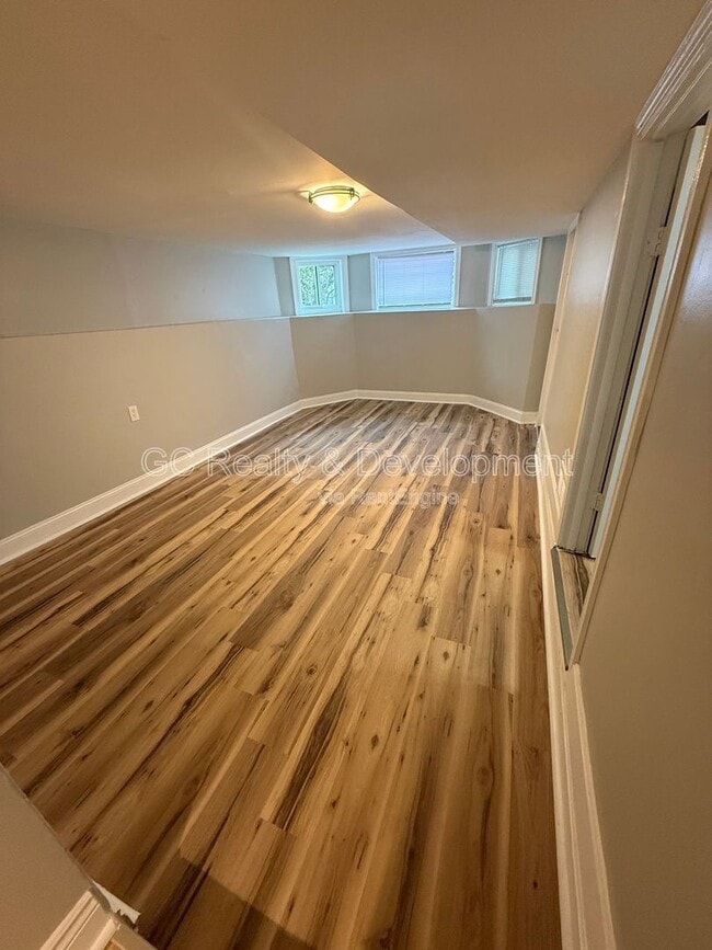 2519 N Hamlin Ave in Chicago, IL - Building Photo - Building Photo