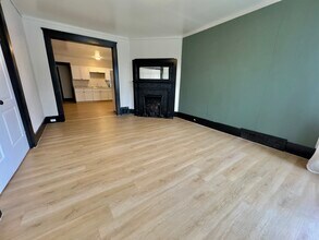 1851 W 58th St, Unit LOWER in Cleveland, OH - Foto de edificio - Building Photo