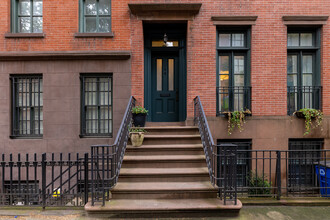 244 W 12th St in New York, NY - Building Photo - Building Photo