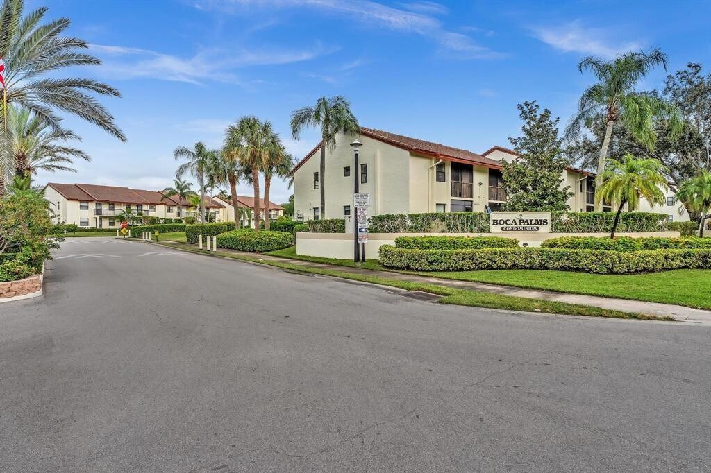 22017 Palms Way in Boca Raton, FL - Building Photo