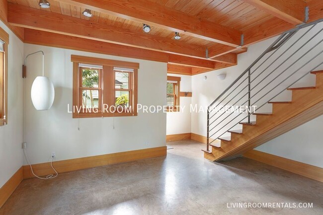 1501 SE Holly St in Portland, OR - Building Photo - Building Photo