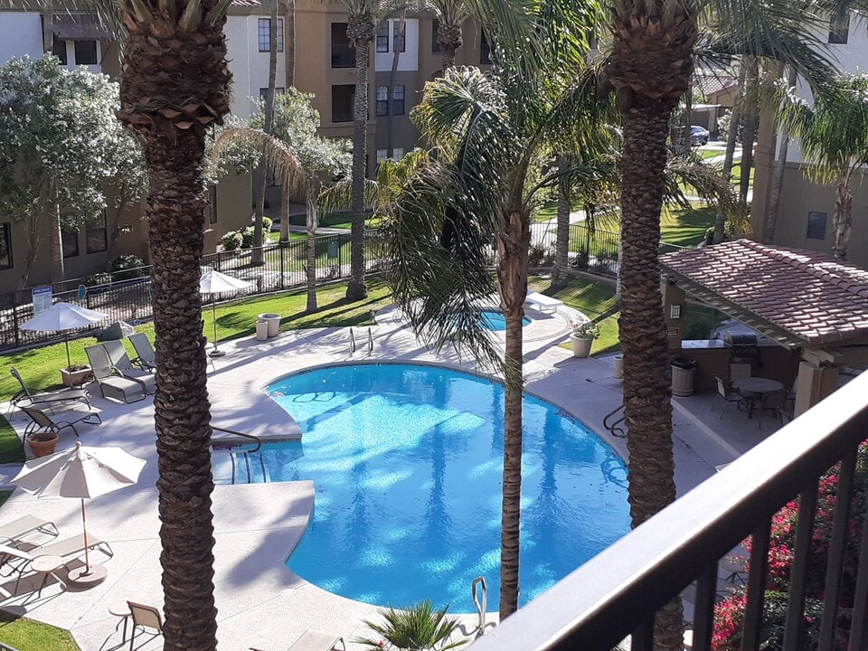 5302 E Van Buren St, Unit 3046 in Phoenix, AZ - Foto de edificio