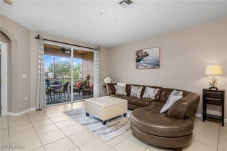 9621 Spanish Moss Way in Bonita Springs, FL - Building Photo - Building Photo