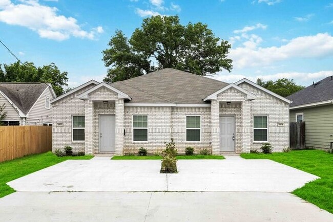 property at 4507 White Rock St