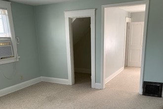 2040 S 74th St, Unit Upper in West Allis, WI - Building Photo - Building Photo